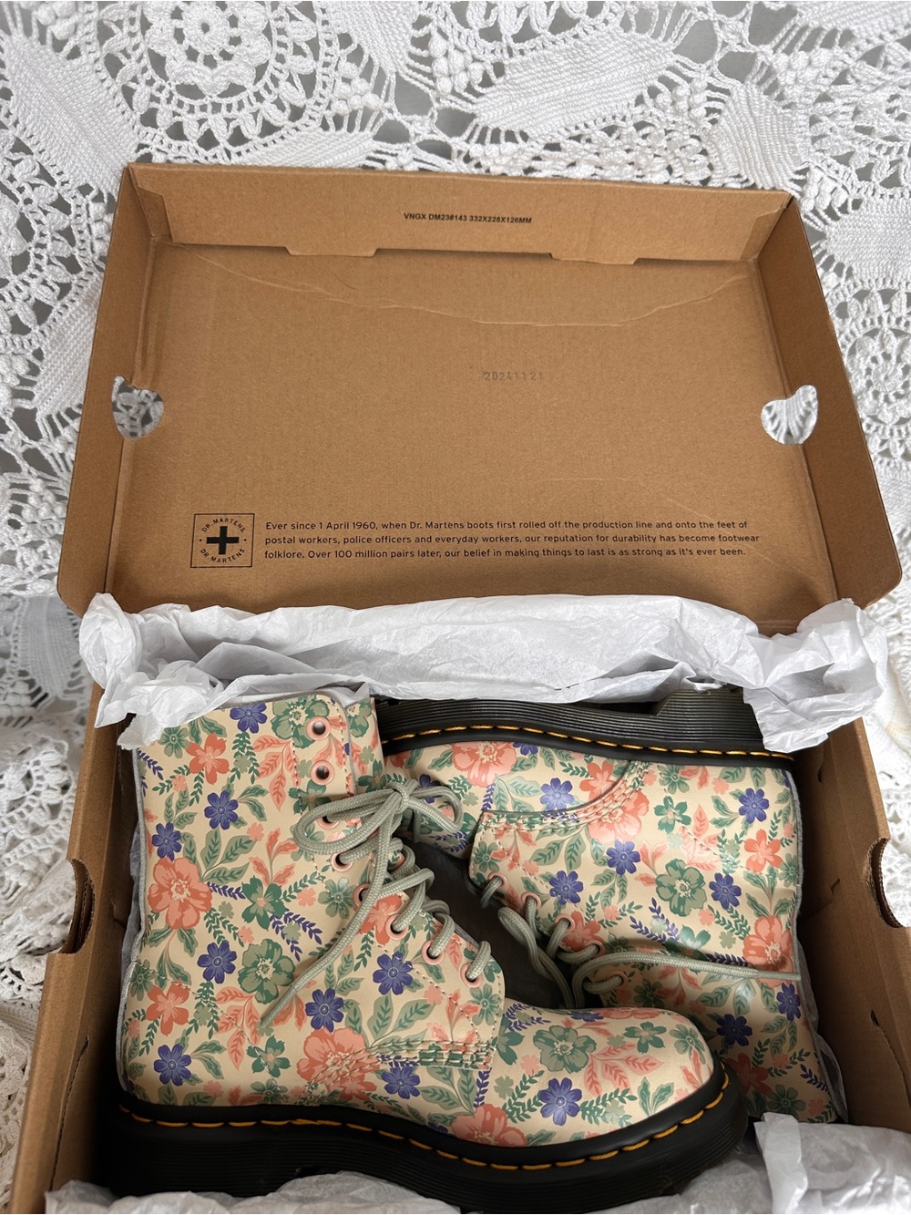 Dr. Martens 1460 Pascal Floral Reclaimed Leather Boots Cloud Cream Multi Sz7 - Picture 14 of 15